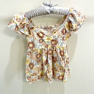 Junior’s size XS babydoll top floral print